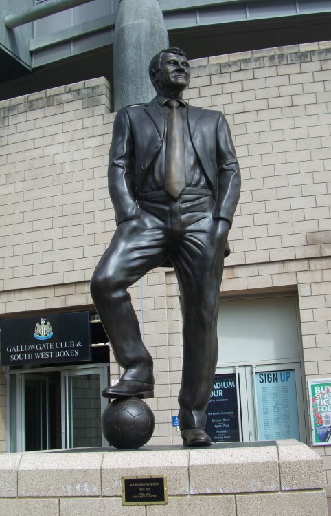 bobby_robson_statue_newcastle