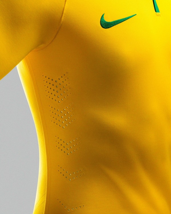 Brazil 2014 World Cup Home Kit (4)