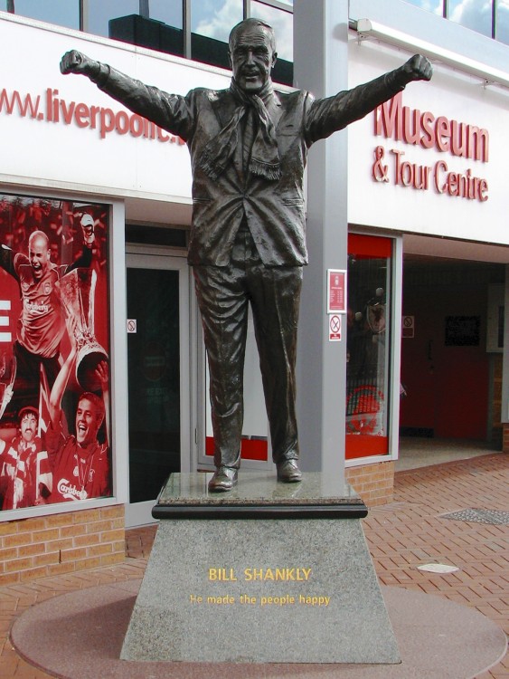 shankly_statue_out_front
